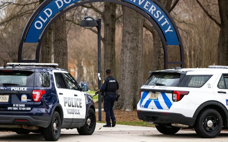 Estudantes do ROTC da Universidade Old Dominion neutralizaram e mataram atirador, que deixou 1 morto e 2 feridos.