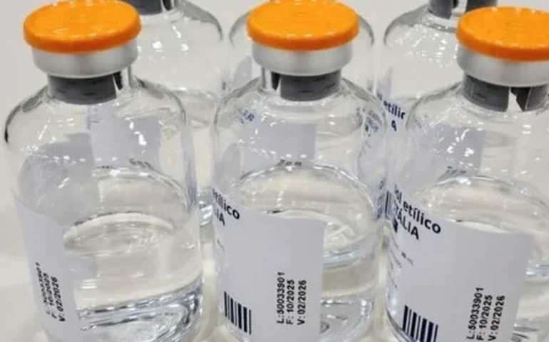 Metanol: SUS recebe doação de 11,5 mil frascos de etanol farmacêutico, antídoto usado para casos de intoxicação