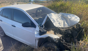 carro bate / Foto: Reprodução: Foto/ Redes Sociais