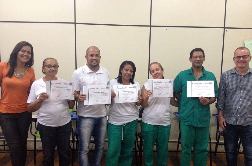 Capacitação: funcionários do Lar São Domingos recebem certificado