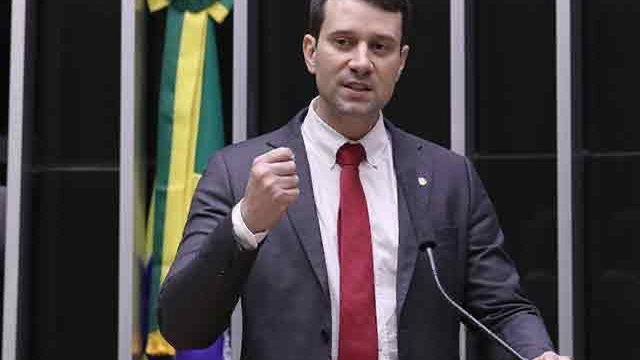 Deputado Daniel Barbosa defende combate às fakenews e aos crimes digitais