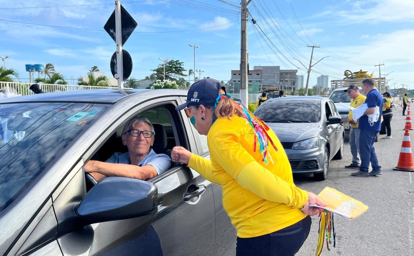 Condutores recebem orientações para um carnaval seguro