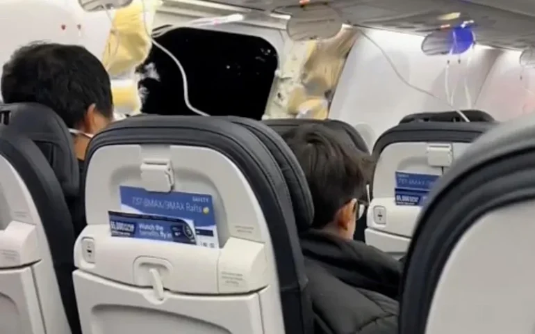 Passageiro 'Indisciplinado' tenta abrir porta de avião de Brasília para o exterior