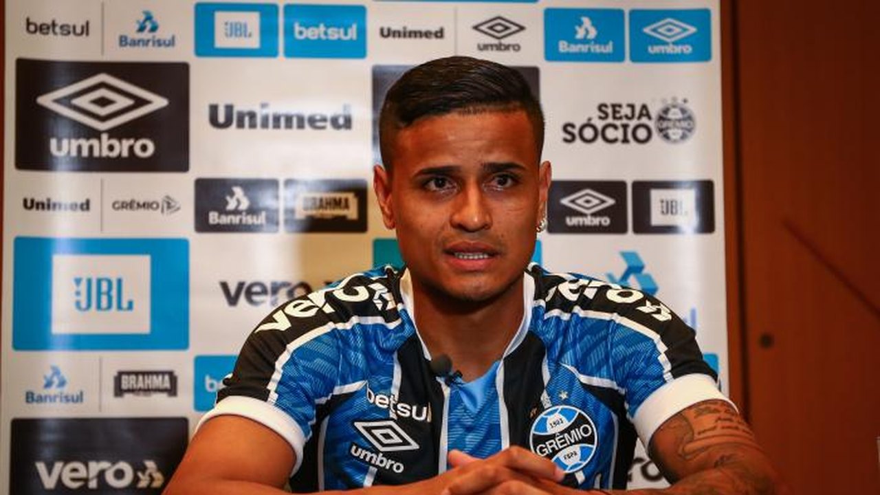 Regularizado, Everton pode estrear pelo Grêmio contra o Vasco
