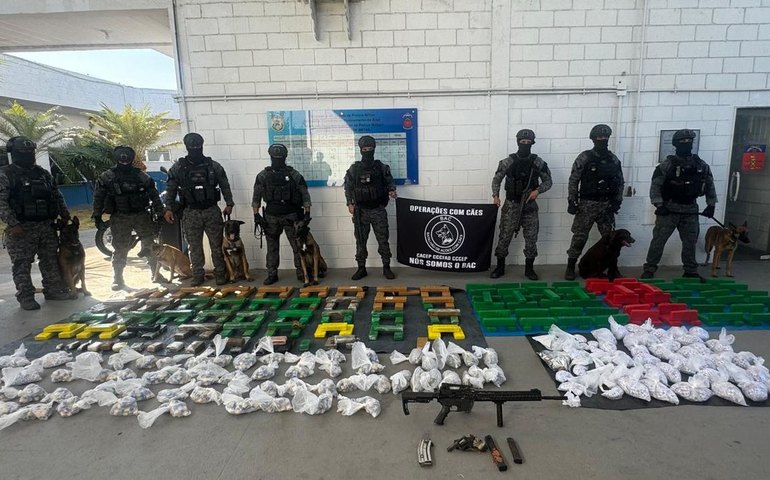 Rio: duas toneladas de drogas são encontradas em escolas na Maré