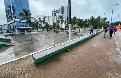 Orla marítima continua recebendo melhorias em sua estrutura de passeio e lazer