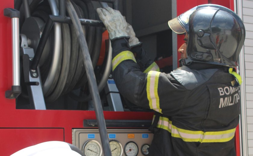 Princípio de incêndio em joalheria mobiliza Corpo de Bombeiros no centro de Maceió