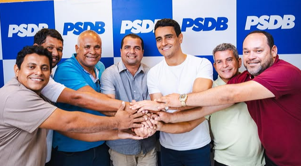 JHC e lideranças do sertão. / Foto: Reprodução/Redes Sociais