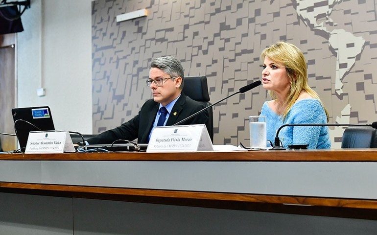 Comissão da MP que retoma obras em escolas vota relatório na terça-feira