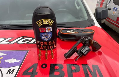 Homem é flagrado com revólver após abordagem da PM-AL no Clima Bom