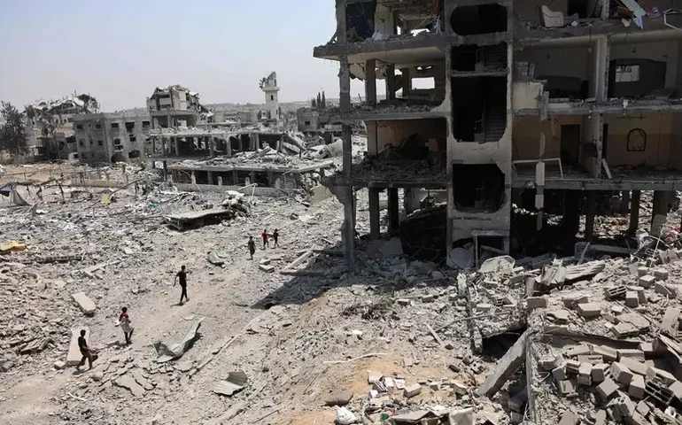 Israel inicia invasão terrestre contra Cidade de Gaza