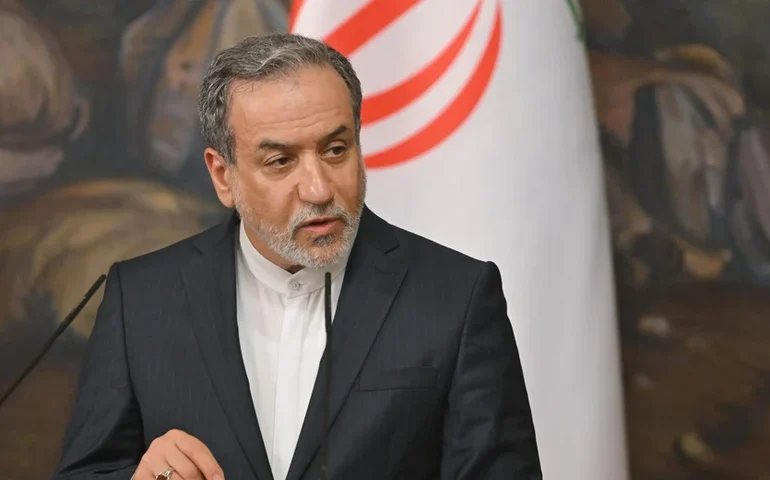 Ministro iraniano diz que negociações por acordo nuclear só são possíveis sem pressão