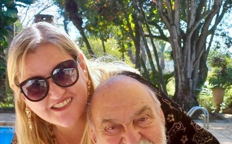 Lima Duarte lamenta morte da filha, Júlia, aos 46 anos: 'Vazio'