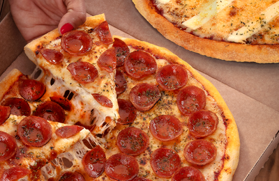 Domino’s é para compartilhar: rede oferece duas pizzas por R$32,90 cada