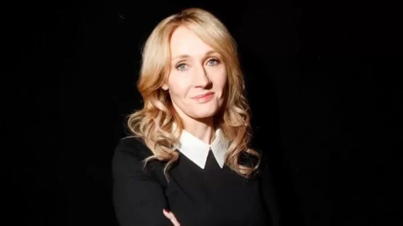 Autora de Harry Potter, j.k. Rowling é acusada mais uma vez de transfobia