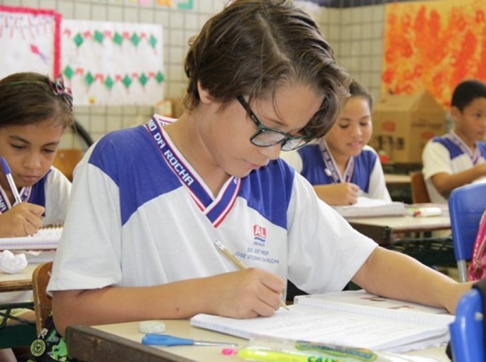 Estado lança Programa Escola 10 para empreender melhorias na Educação