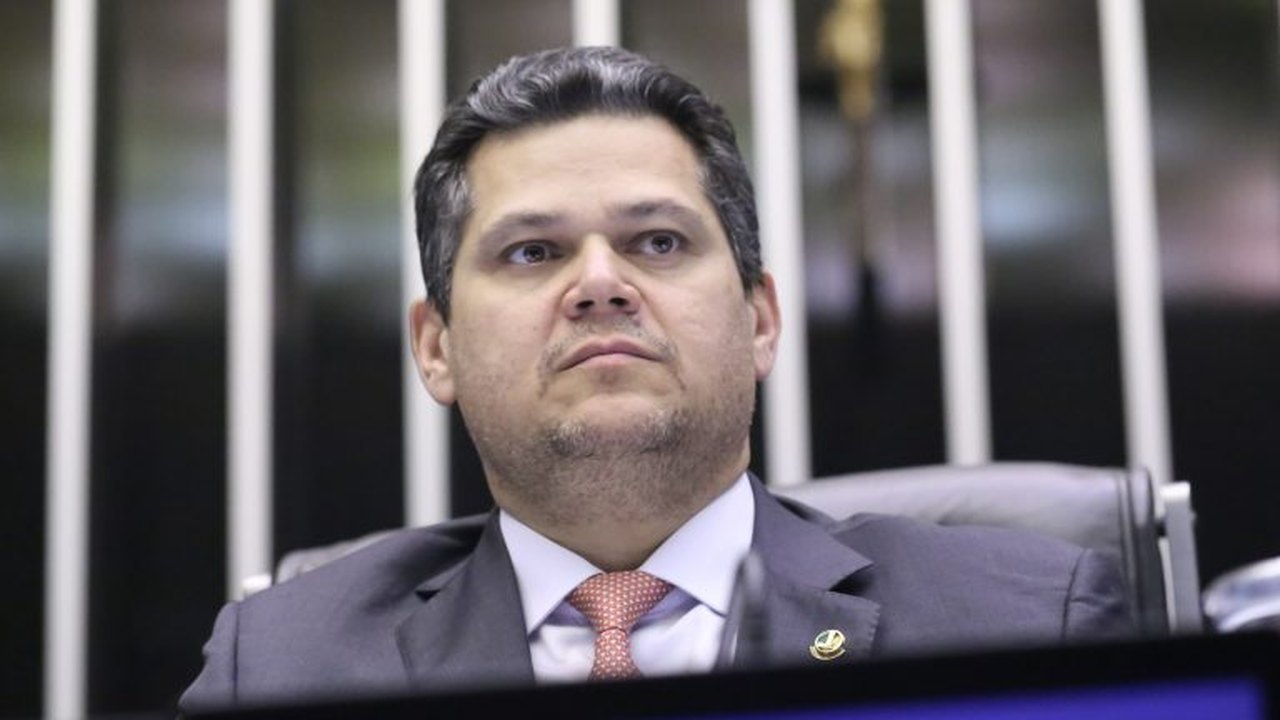 Alcolumbre diz que PEC dos agentes de saúde pode entrar na pauta da próxima semana