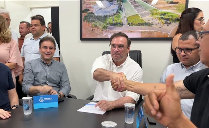 Prefeito Luciano garante pavimentação de mais dois bairros de Arapiraca