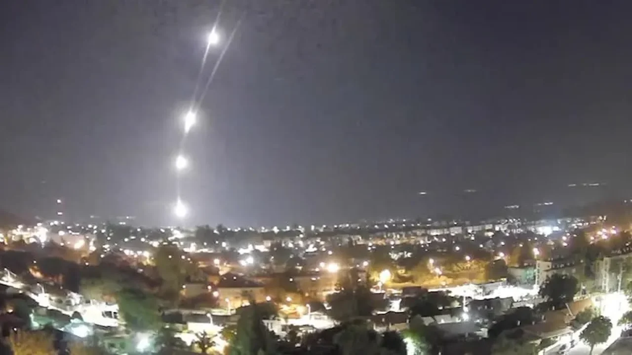 Hezbollah lança dezenas de foguetes explosivos em direção a Israel, diz imprensa local