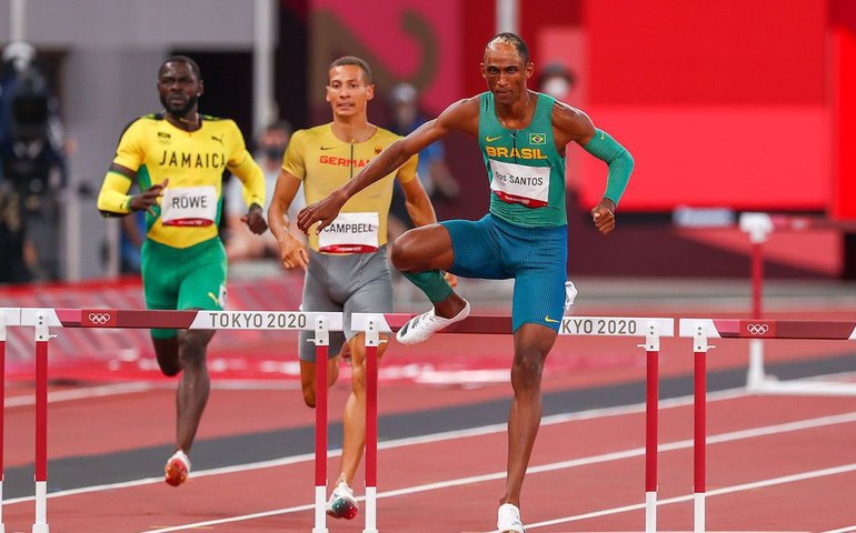 Alison dos Santos crava melhor marca do ano nos 400m com barreiras em Estocolmo