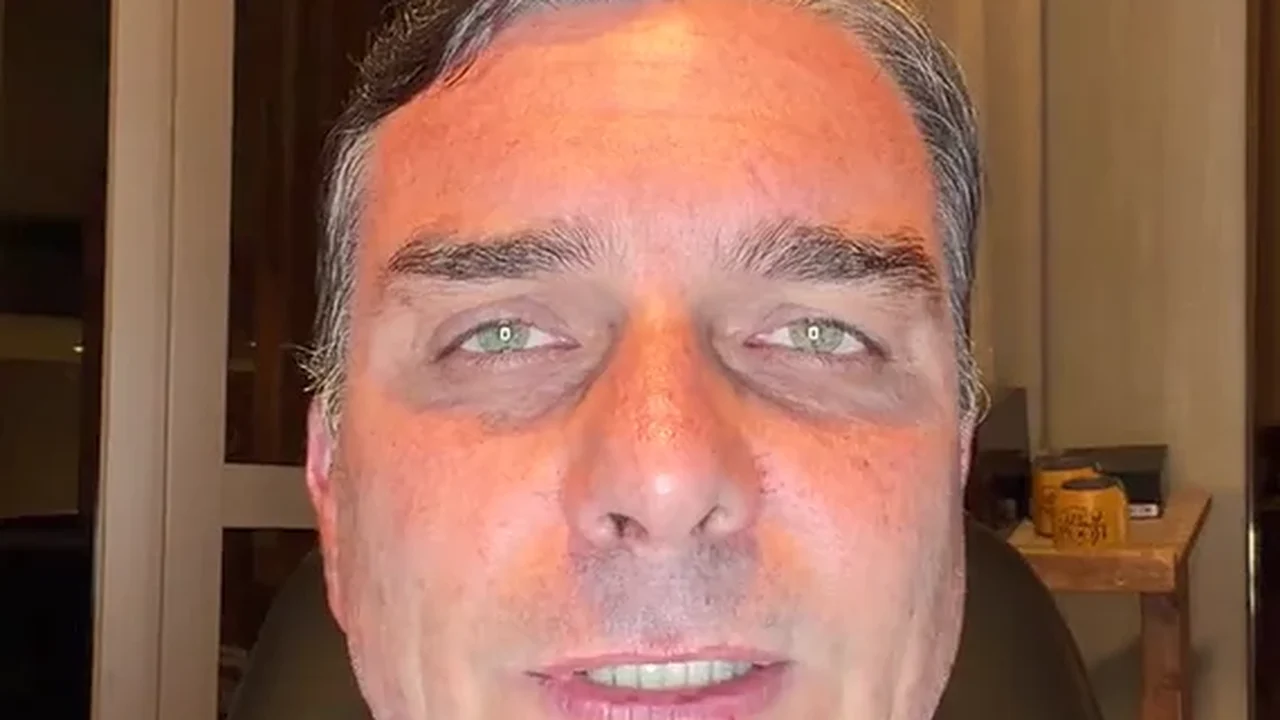 Flávio relata que decidiu deixar o Brasil depois de receber ordem que o proibia de sair
