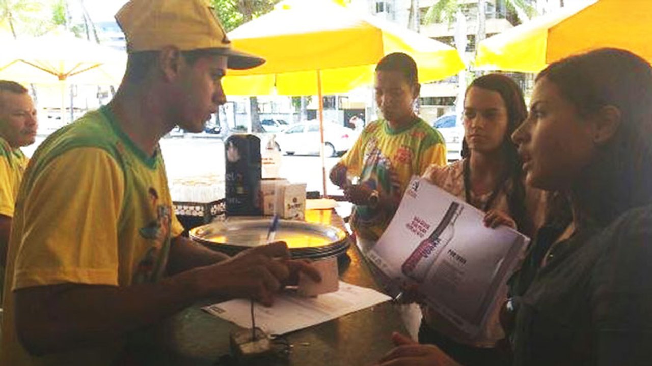 Bares e restaurantes preferem não abrir