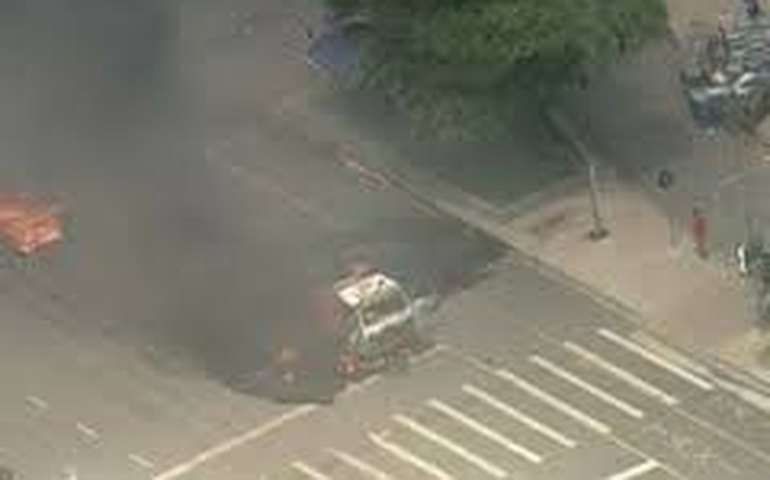 Tropa de Choque entra na Ceagesp e controla os atos de vandalismo