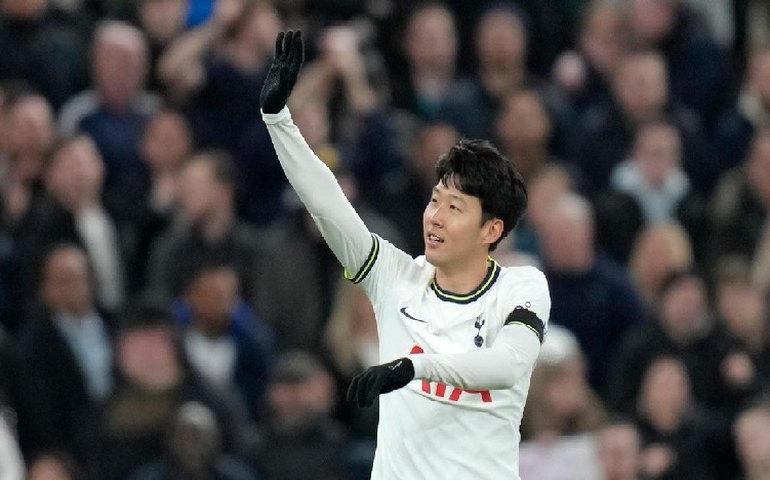 Tottenham cobra rigor de plataformas de mídias sociais após racismo contra Son