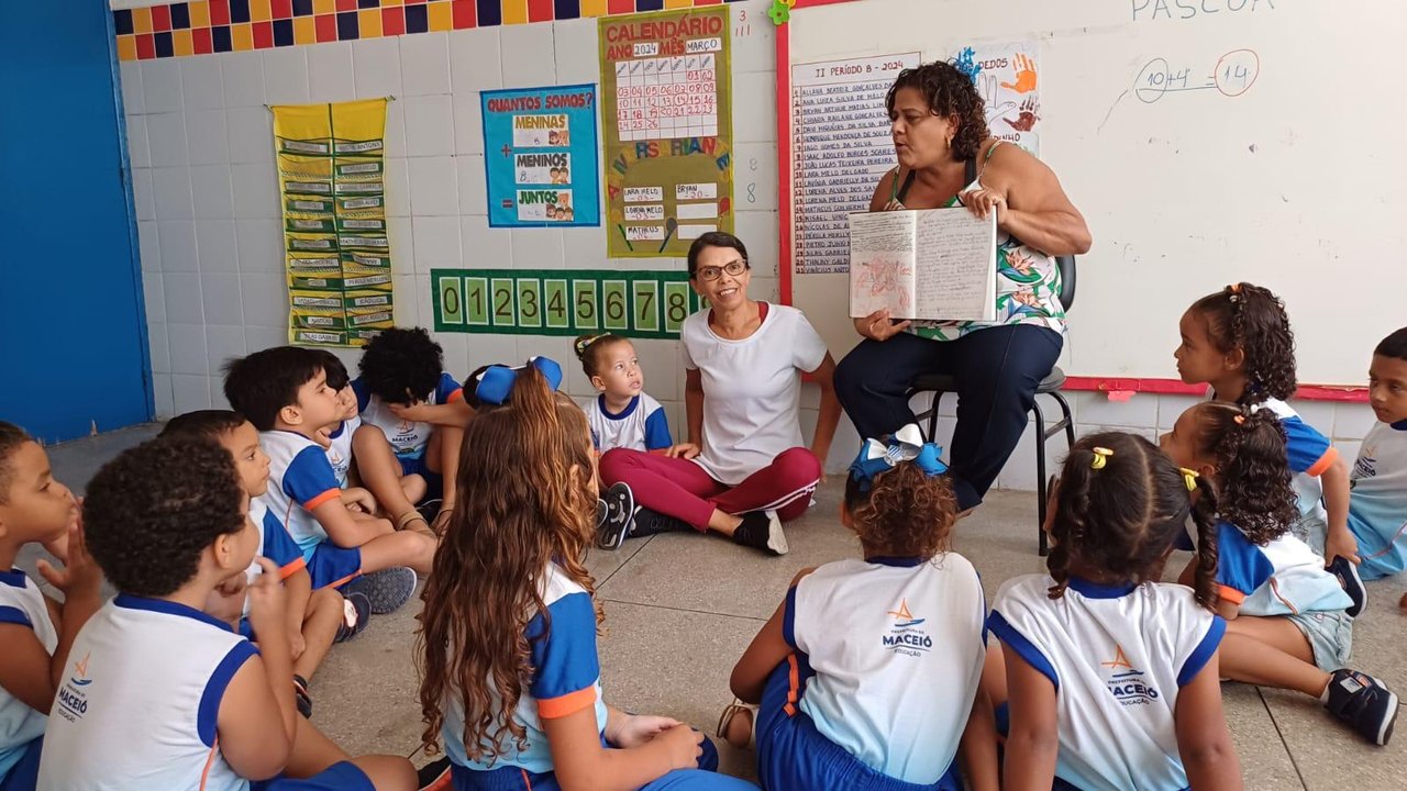 Professora da rede municipal transforma dor em arte e encanta crianças com literatura infantil