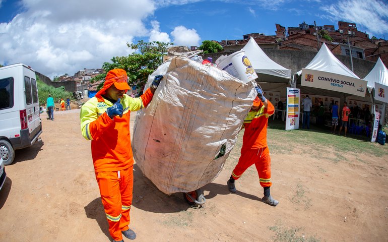 Brota na Grota: em dois meses, 80 toneladas de resíduos são retiradas de comunidades da capital