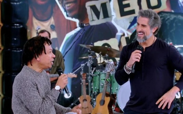 Djavan encanta e emociona em rara aparição no Programa Caldeirão