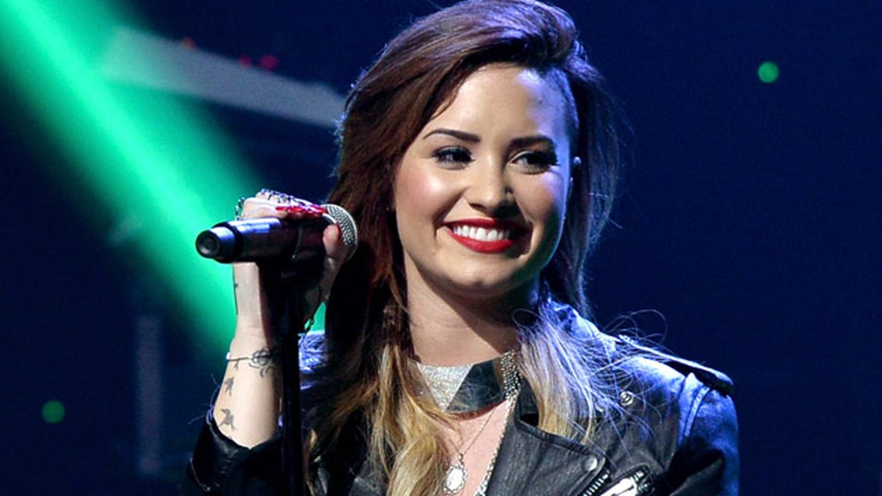 Após lúpus de Selena Gomez, Demi Lovato assume show em festival no Brasil