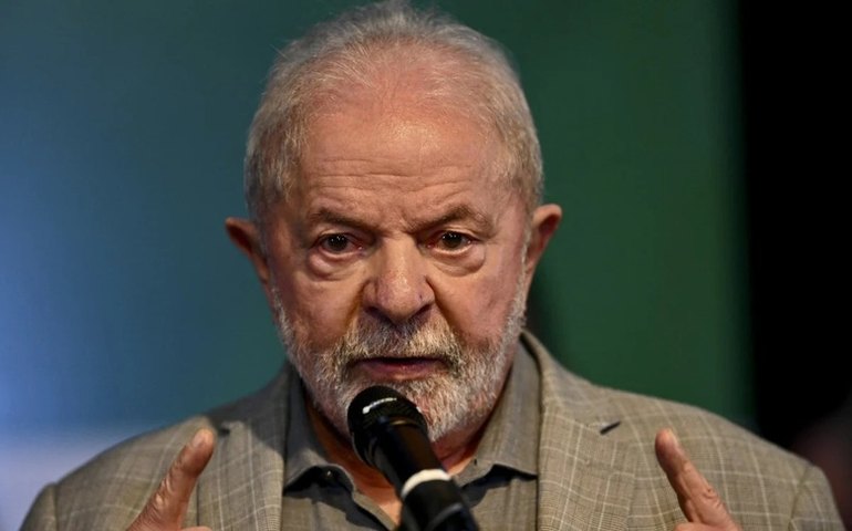 Lula diz não acreditar em convite de Biden para participar de guerra na Ucrânia
