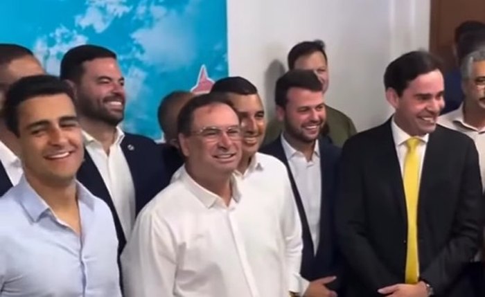 Kelmann Vieira sobre JHC e Luciano Barbosa: "Haverá sinais" Kelmann Vieira sobre JHC e Luciano Barbosa: "Haverá sinais"