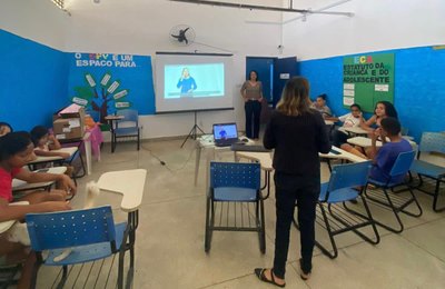 Projeto incentiva crianças a conhecer serviços do Centro de Referência da Assistência Social