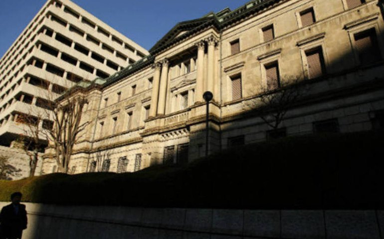 Japão: BoJ mantém política monetária e reitera compromisso com medidas adicionais