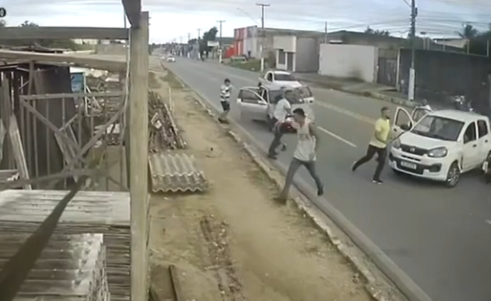 Vídeo mostra emboscada contra torcedores do CSA em Maceió