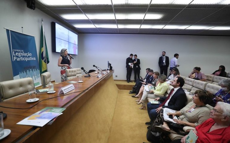 Governos estaduais vão poder ganhar isenção de tributos cobrados em aeroportos