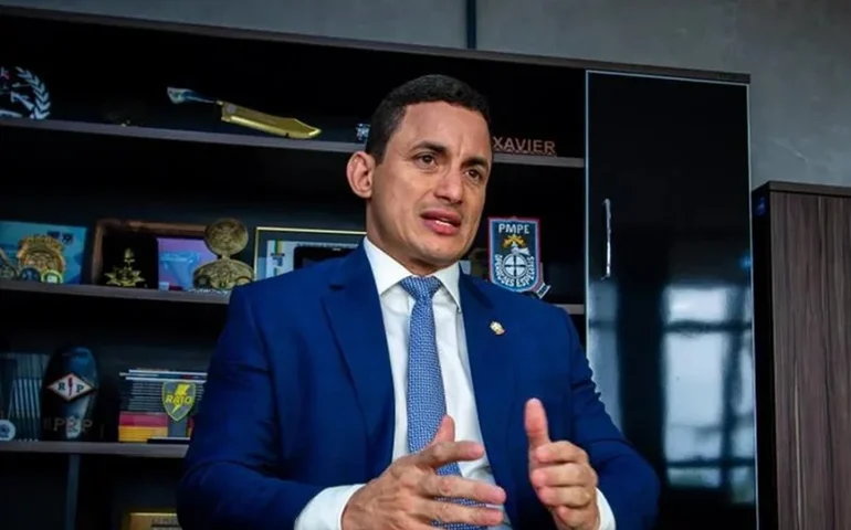 Justiça mantém afastamento do delegado-geral de Alagoas por mais 60 dias em investigação sobre fraude em concursos