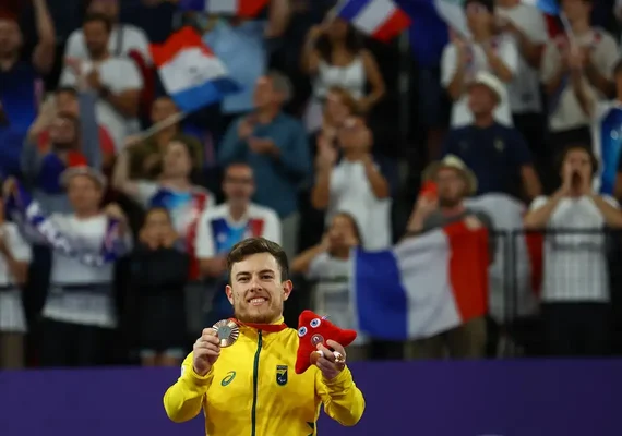 Paris 2024: Vitor Tavares é bronze na classe simples SH6 do badminton