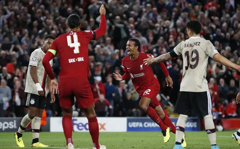 Liverpool vence de virada em visita ao Crystal Palace e é líder provisório  do Inglês - Folha PE