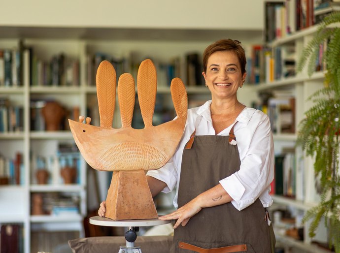 Do barro ao mundo: Artesã representa Alagoas na Semana de Design de Milão