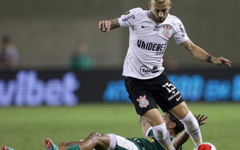 Corinthians aprimora finalizações após diversas chances perdidas contra a Ponte Preta