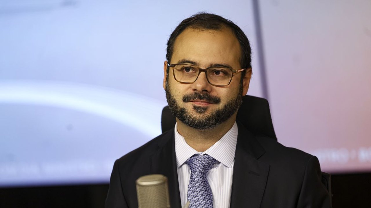 Governo avalia aumento de contratação pelo MEI com o fim da 6x1