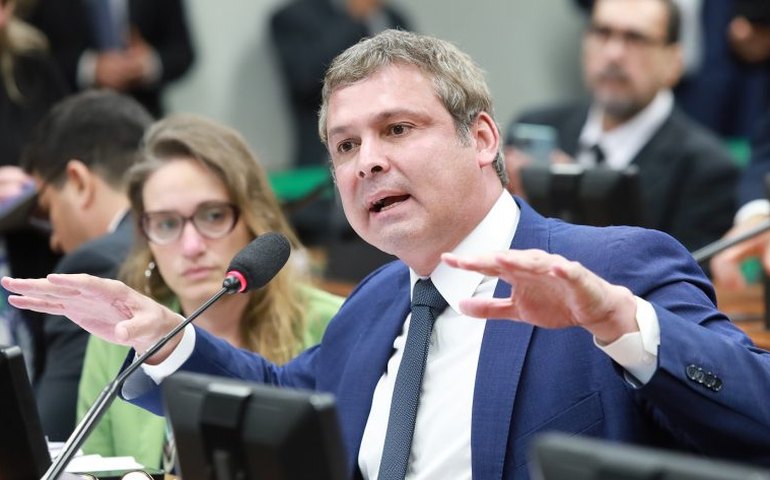 Lindbergh afirma que chance de votar o PL da Dosimetria é 'nula' após sanções de Trump