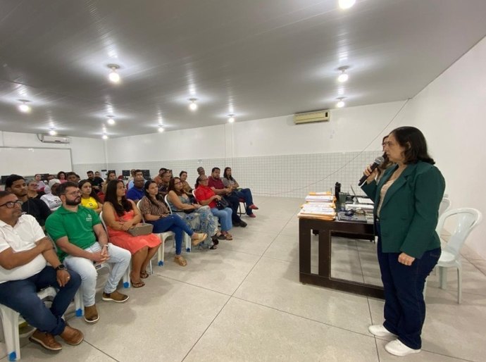 Primeira sessão pública para fortalecimento da Alimentação Escolar reúne 28 interessados