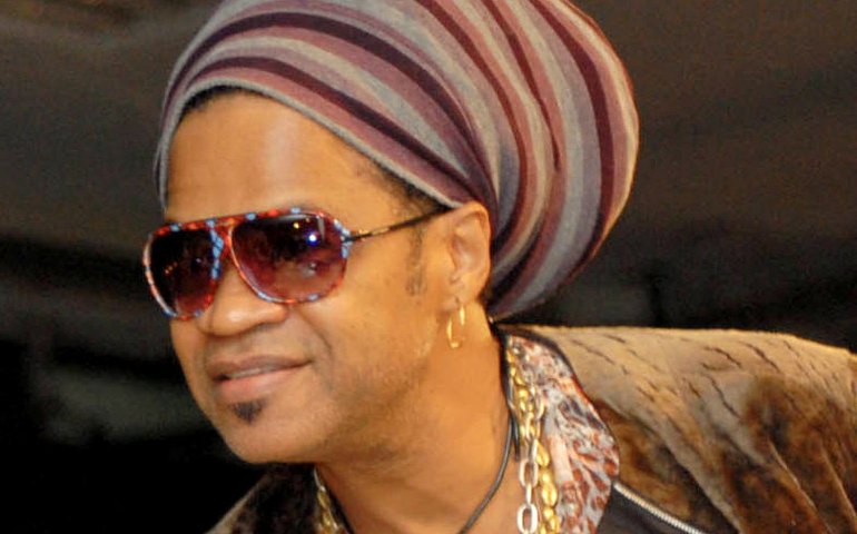 Carlinhos Brown vira personagem de &#8216;Mundo Bita&#8217; com releitura de &#8216;Velha Infância&#8217;