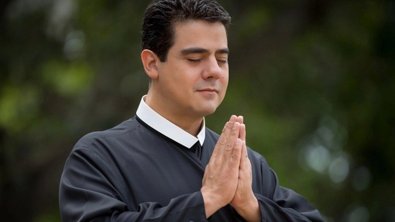 Igreja católica afasta padre Robson das funções religiosas