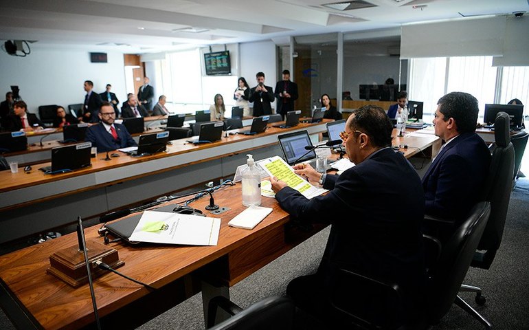 CSP adia votação de projeto que inclui ensino de direitos humanos a policiais