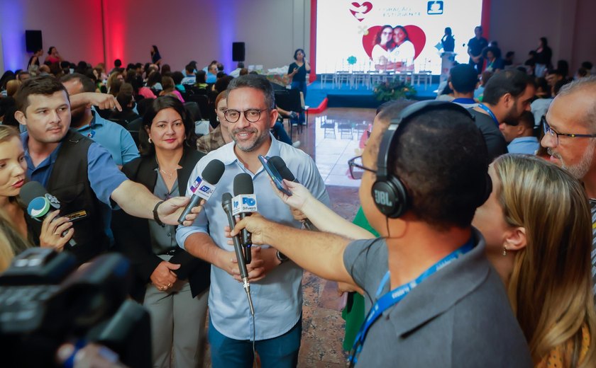 Governador garante instalação de novos aparelhos em escolas estaduais